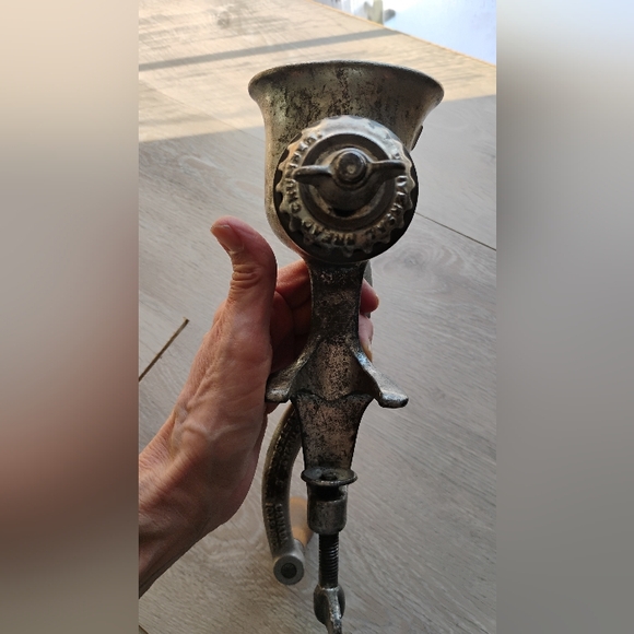 Vintage Universal No. 1 Food Meat Grinder Cast Iron Metal Table Hold Made in USA - Picture 6 of 12